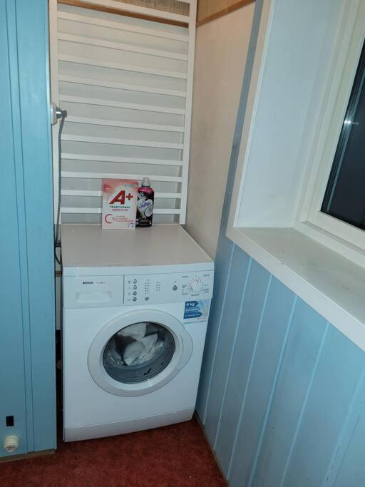Apartment Fargerik Retro Enebolig,parkering Pa Stedet!